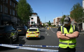 Két zsidó férfit késeltek meg Londonban
