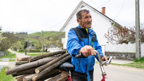 Keddi friss h&iacute;rek, forgalom, időj&aacute;r&aacute;s &ndash; Reggeli pakk
