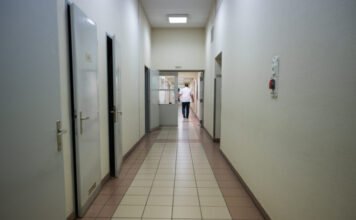 Kórházi várólisták: kettészakadt az ország