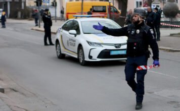 Legalább hat embert megölt egy lövöldöző Kijev utcáin