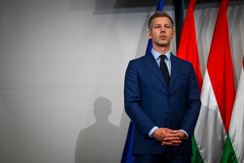 Magyar P&eacute;ter bejelentette a Tisza-korm&aacute;ny h&eacute;t miniszter&eacute;t, &eacute;s m&aacute;jus 31-ig adott hat&aacute;ridőt az "Orb&aacute;n-b&aacute;boknak"