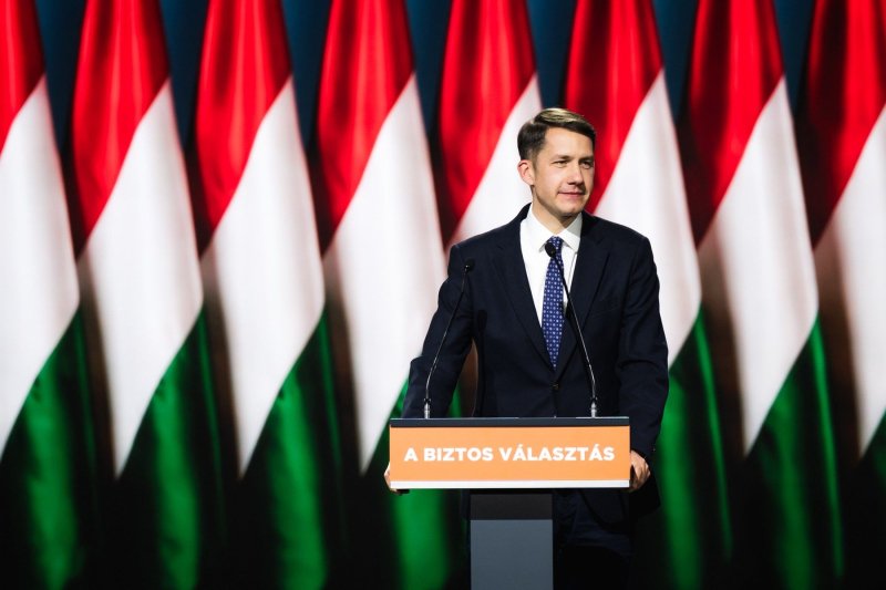Magyar P&eacute;ter tal&aacute;lkozott a Fidesznek kamp&aacute;nyol&oacute; VMSZ eln&ouml;k&eacute;vel