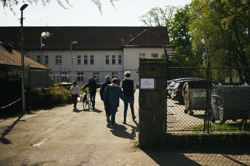 "Mi van, te fehér seggfej?" – pattanásig feszült a hangulat a hevesi romatelepen, ahol négy éve 97 százalékkal nyert a Fidesz