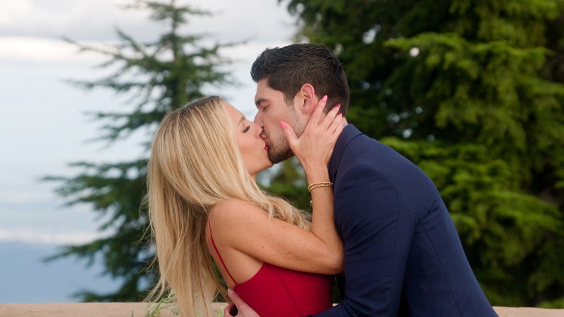 Műk&ouml;dik, ha egy f&eacute;rfi j&oacute;val idősebb a p&aacute;rj&aacute;n&aacute;l? Ezek a legnagyobb t&eacute;vhitek