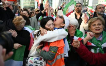 „Ne bontsunk pezsgőt, nagyon messze vannak az álláspontok továbbra is” – Sárközy Miklós az iráni tűzszünetről