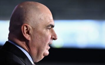 Nem hajlandó lemondani a román miniszterelnök