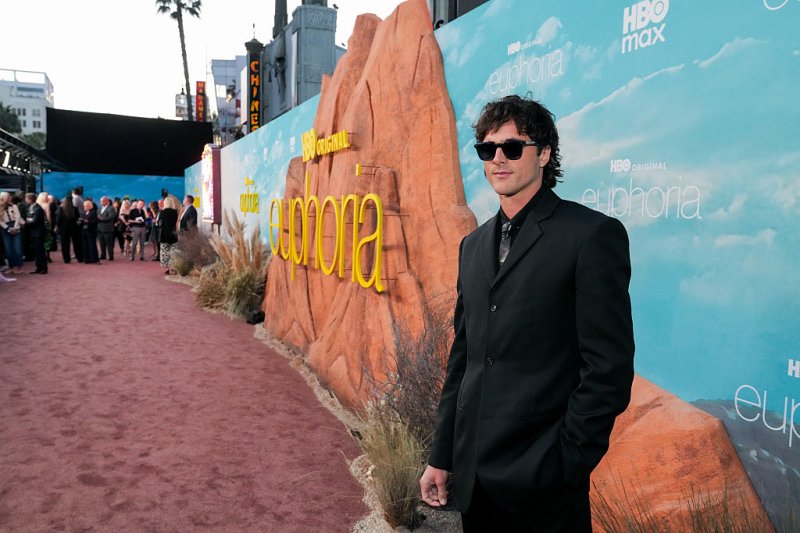 &Oacute;ri&aacute;si villant&aacute;s volt az Euf&oacute;ria &uacute;j &eacute;vad&aacute;nak premierj&eacute;n: semmit nem takart ez a ruha