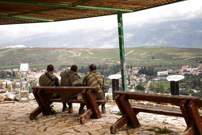 &Oacute;ri&aacute;skoponya, macskasimogat&aacute;s &eacute;s aleln&ouml;ki kamp&aacute;ny a h&eacute;t k&eacute;pein