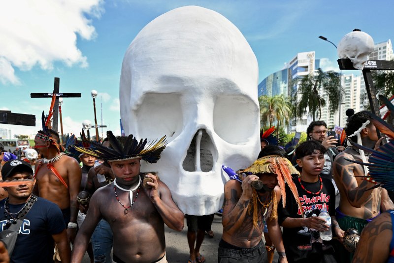 &Oacute;ri&aacute;skoponya, macskasimogat&aacute;s &eacute;s aleln&ouml;ki kamp&aacute;ny a h&eacute;t k&eacute;pein