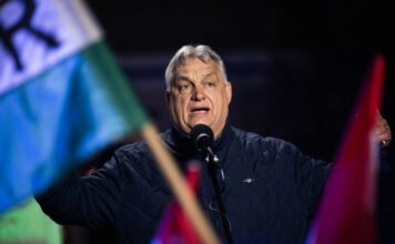 Orbán: Az amerikai alelnök látogatása cáfolja az oroszbarátságról szóló ostoba gyanúsítgatásokat