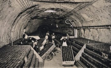 Pezsgőt pusztítottak a champagne-i zavargásban