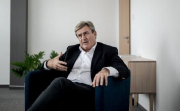Tárgyalásról tárgyalásra: Kapitány István az iparkamara elnökével és a CATL képviselőivel is egyeztetett