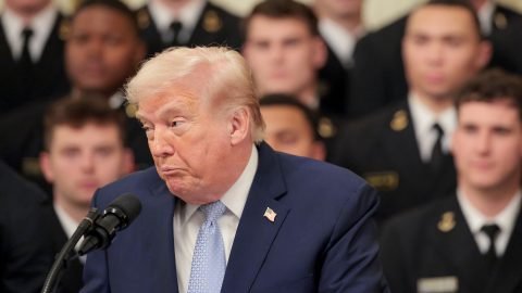 Trump kir&uacute;gta az igazs&aacute;g&uuml;gyi miniszter&eacute;t