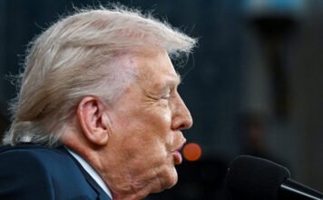 Trump: Nyissátok meg azt a kibaszott szorost, ti őrültek, különben a pokolban fogtok égni!