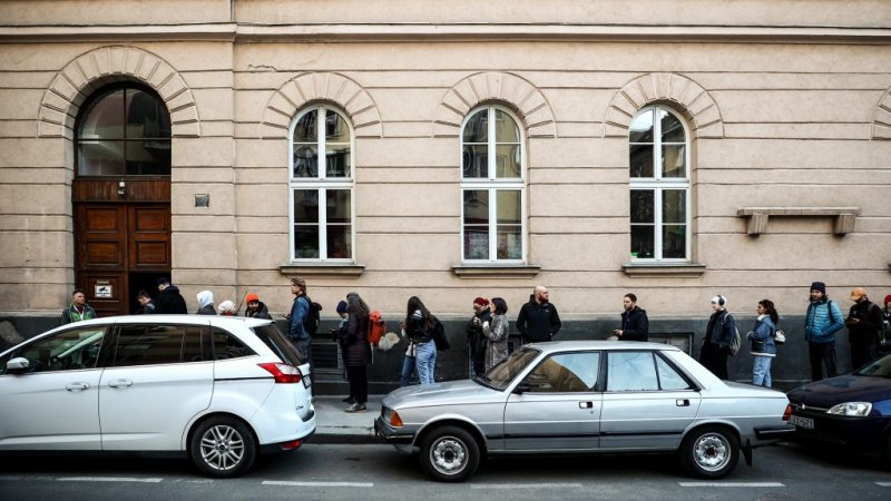 Választás 2026 - élő hírfolyam: szavazás, részvétel és eredmények percről percre