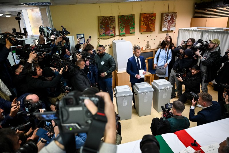 Választás 2026 - élő hírfolyam: szavazás, részvétel és eredmények percről percre