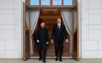 Zelenszkij Azerbajdzsánt nézte ki az oroszokkal folytatandó béketárgyalások helyszínének