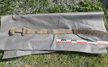 1300 éves kardot talált az osztálykiránduláson egy kisfiú