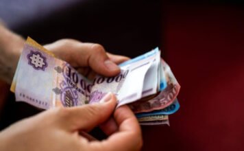 A hónap utolsó napján bal lábbal kelt fel a forint