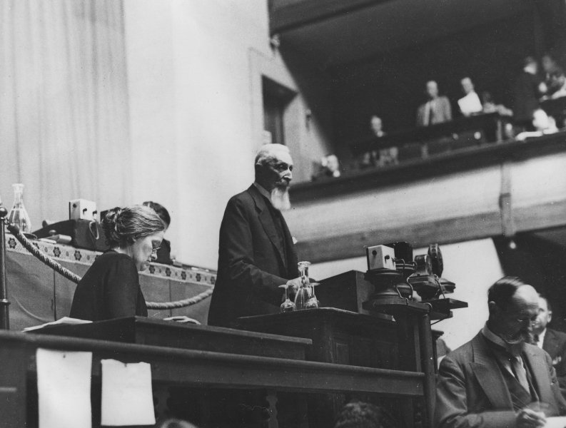 A rom&aacute;nok is meggy&aacute;szolt&aacute;k Apponyi Albert hal&aacute;l&aacute;t