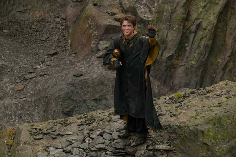 A tinik kedvenc csillog&oacute; v&aacute;mp&iacute;rj&aacute;b&oacute;l Gotham City s&ouml;t&eacute;t v&eacute;delmezője &ndash; 40 &eacute;ves Robert Pattinson