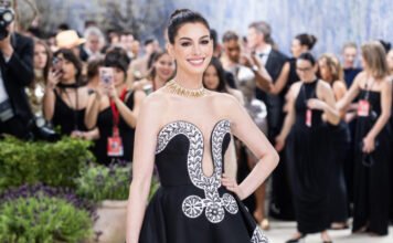 Anne Hathaway 10 évig vak volt a bal szemére