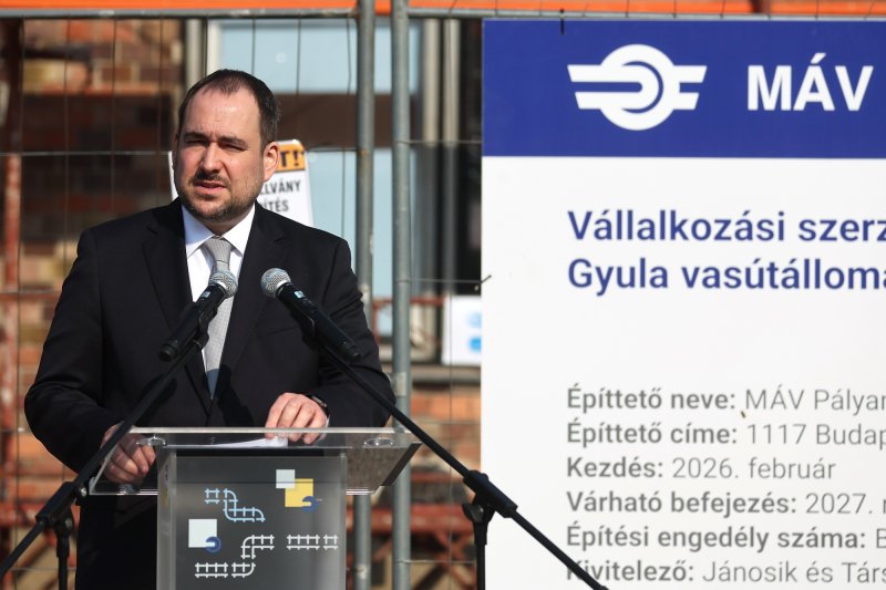 Eg&eacute;sz ny&aacute;ron gond lesz a M&Aacute;V-szem&eacute;lykocsikkal a j&aacute;rműjav&iacute;t&oacute;k le&aacute;ll&aacute;sa miatt, &oacute;ri&aacute;si a fejleszt&eacute;si ig&eacute;ny a c&eacute;gn&eacute;l