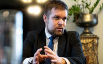 Fiktív foglalkoztatás gyanúja a győri fideszes propaganda médiánál, feljelentést tett a polgármester