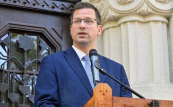 Gulyás Gergely: Magyar Pétert ugyanez a „luxus” a tiszások által maguknak igényelt épület esetében nem zavarja