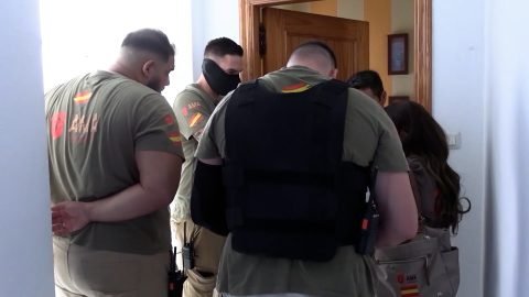 Hogyan karolj&aacute;k fel Lisszabonban az elszigetelten &eacute;lőket?