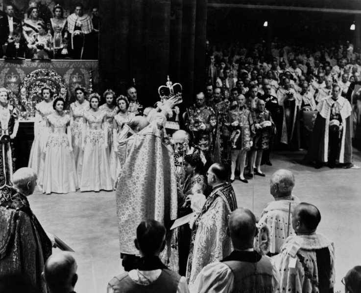 &Iacute;gy kezdte egyre tudatosabban haszn&aacute;lni a m&eacute;di&aacute;t a brit kir&aacute;lyi csal&aacute;d, amelynek F&uuml;l&ouml;p volt az agytr&ouml;sztje