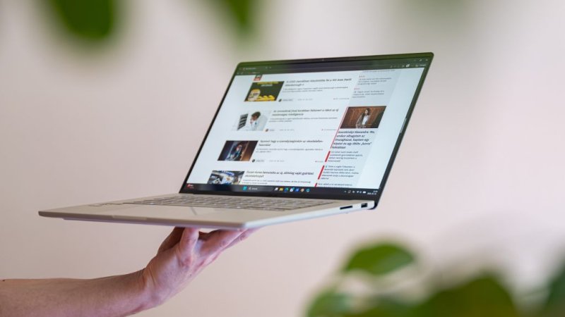 Itt egy laptop, ha MacBookot szeretne, de nem tud Windows nélkül élni