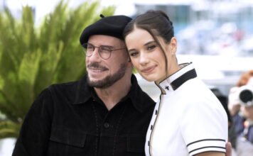 John Travolta új stílusa: talpig feketében nyűgözte le a nagyérdeműt Cannes-ban