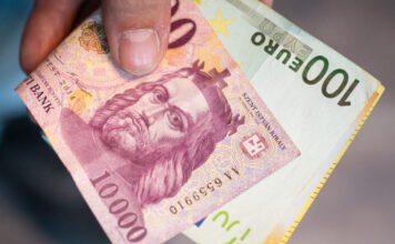Káprázatos: formában van a forint
