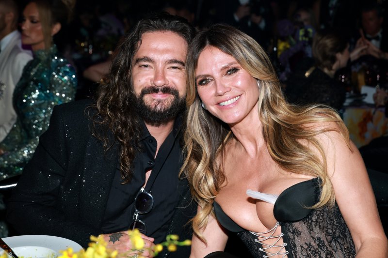K&ouml;ld&ouml;kig kiv&aacute;gott est&eacute;lyiben g&aacute;l&aacute;zott Heidi Klum