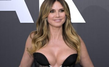 Köldökig kivágott estélyiben gálázott Heidi Klum