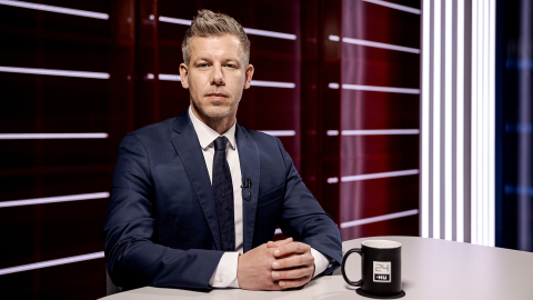 "Ma bel&eacute;pt&uuml;nk a rendszerv&aacute;lt&aacute;s kapuj&aacute;n" &ndash; j&ouml;n a mosoly orsz&aacute;ga?