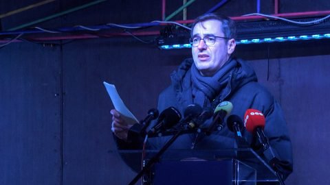 "Ma bel&eacute;pt&uuml;nk a rendszerv&aacute;lt&aacute;s kapuj&aacute;n" &ndash; j&ouml;n a mosoly orsz&aacute;ga?