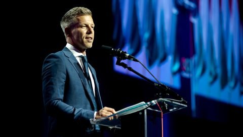 Magyar P&eacute;ter k&ouml;zz&eacute;tette a parlamenti alakul&oacute; &uuml;l&eacute;s &eacute;s a rendszerv&aacute;lt&oacute; &uuml;nneps&eacute;g menetrendj&eacute;t