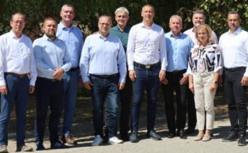 Magyar Péterhez fordult közös nyilatkozattal tíz megyei jogú város nem fideszes polgármestere
