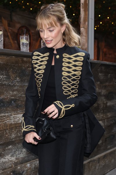Margot Robbie is előt&uacute;rta a husz&aacute;rkab&aacute;tot a gardr&oacute;bj&aacute;b&oacute;l