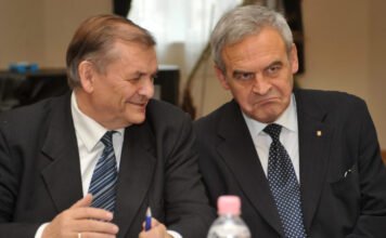 Még életében bronzszobrot állít Tőkés Lászlónak a Tőkés-díjas Lezsák Sándor