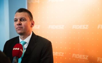 Menczer Tamás Bencsik András kritikájára: Bolondokkal ma nem foglalkozom