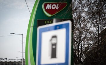 Mol: szerdán elfogy a dízeltartalék