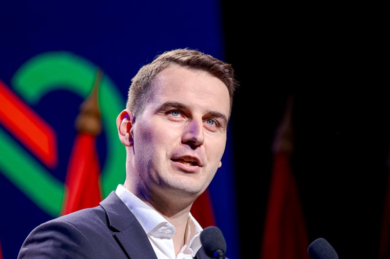 Mutatjuk a Tisza-korm&aacute;ny &aacute;llamtitk&aacute;rainak n&eacute;vsor&aacute;t