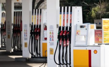 Nagyot csökken az üzemanyagok ára péntektől