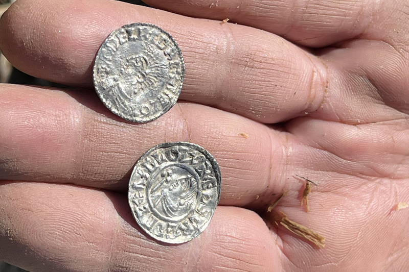 "Nem hittem a f&uuml;lemnek, amikor hallottam r&oacute;la" &ndash; p&eacute;ld&aacute;tlan viking kincshalmot fedeztek fel Norv&eacute;gi&aacute;ban