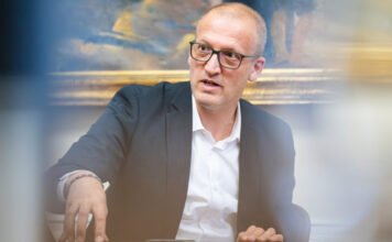 NKA-botrány: a minisztériumban tartott házkutatást a NAV