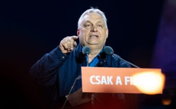 Orbán: A kormány nem hajtja végre a EU-bíróság gyermekvédelmi ítéletét