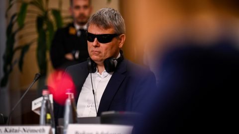 Orb&aacute;n Bal&aacute;zs seg&eacute;lyről k&eacute;rdezett, B&oacute;dis Kriszta felelt